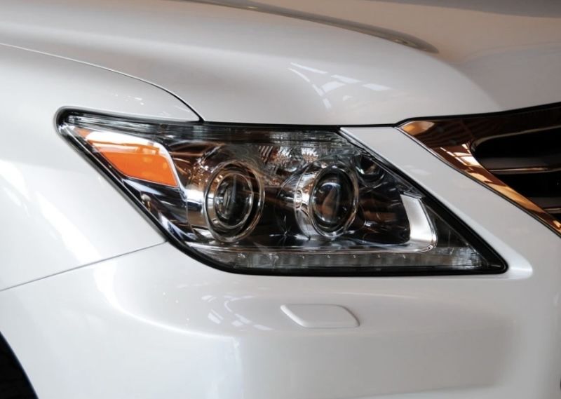 Стекло фары Lexus Lx570