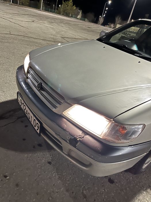 Продаю машину тайота карона