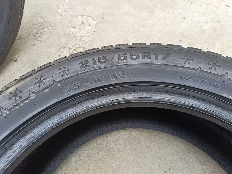 Doua anvelope iarna 215 55 17 dunlop winter sport 5 profil de 8 mm2522