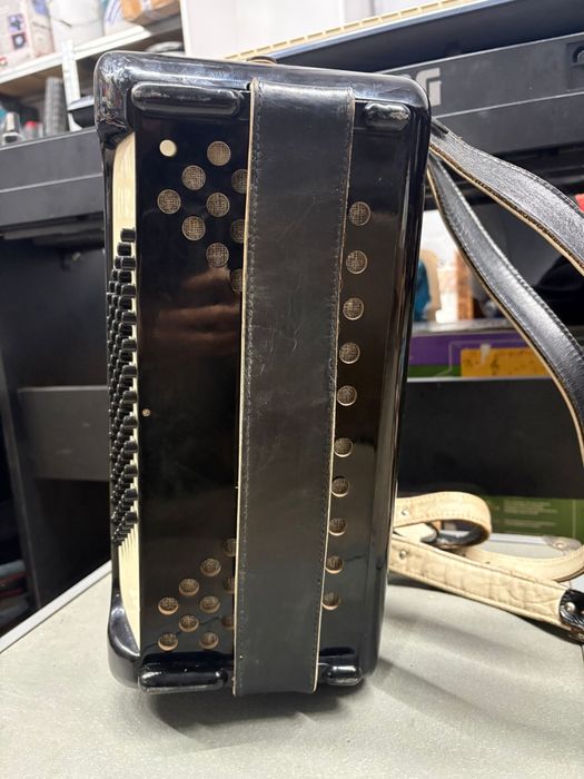 Acordeon acordeoane Hohner Concerto 2 cu 72 de basi