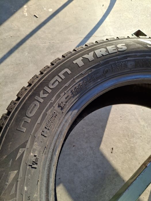 2 Anvelopele de iarnă 215 65 r17 Nokian