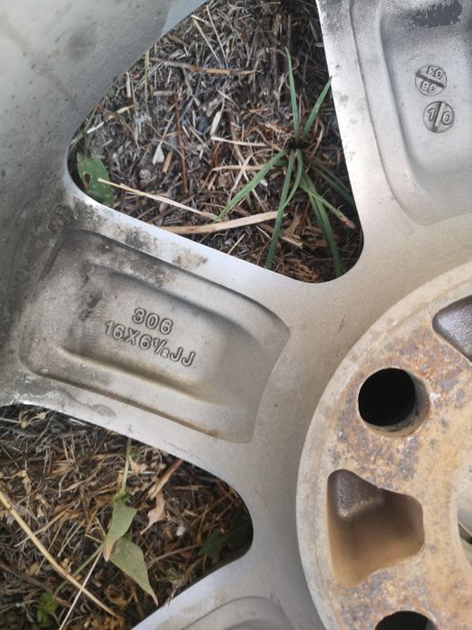 Комплект дисков на тойоту.