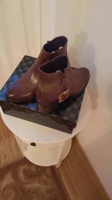 Ghete piele mărimea 37