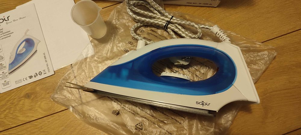 Парна ютия Sapir 1200W, струя пара, термостат, синя