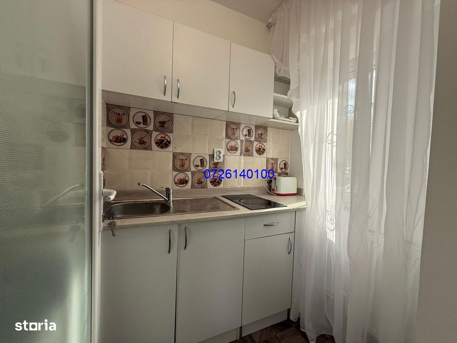 Piata Cet, garsoniera, parter superba cu balcon