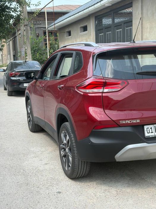 Tracker 2023 premier srocno