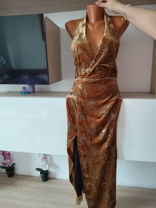 Rochie noua catifelata midi Zara mărime M