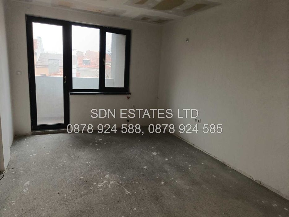 Продава се Четиристаен апартамент в Казанлък - 140 кв.м за 1143 €/кв.м - Снимка #6