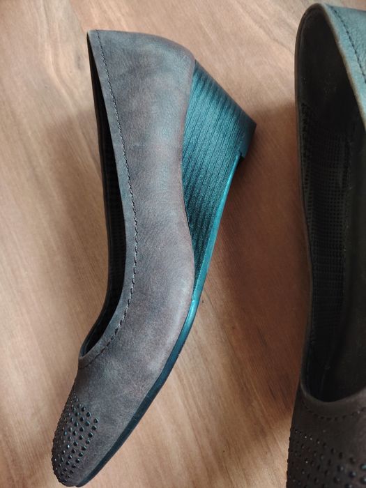 Нови обувки Bata/37