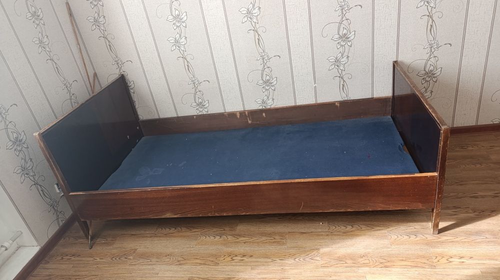 Продается кровать 90х190