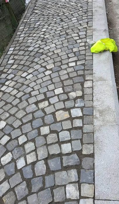 Piatra cubica rezistentă la trafic greu vindem și facem montaj profesional oriunde în țară