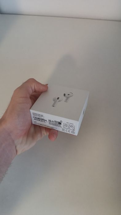 Vand Căști Apple AirPods 4 cu ANC, Sigilate