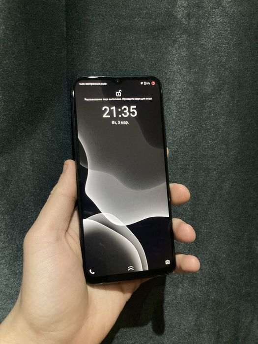 Vivo y53s 8+4 128гб памяти