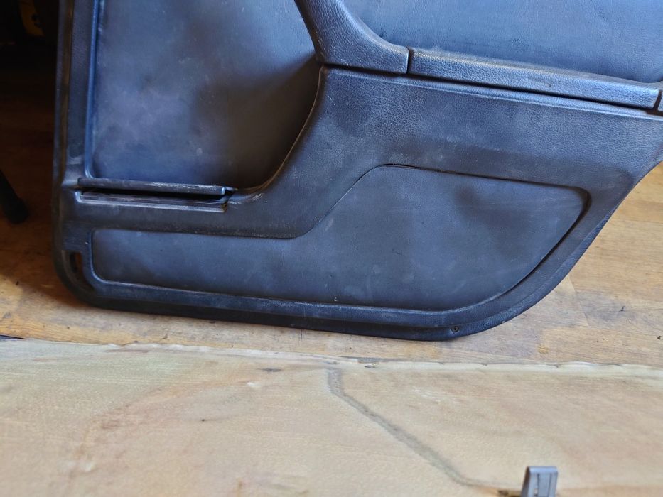 Дверные карты на Bmw E32