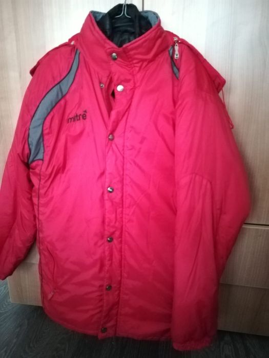 Geaca cu gluga din fas