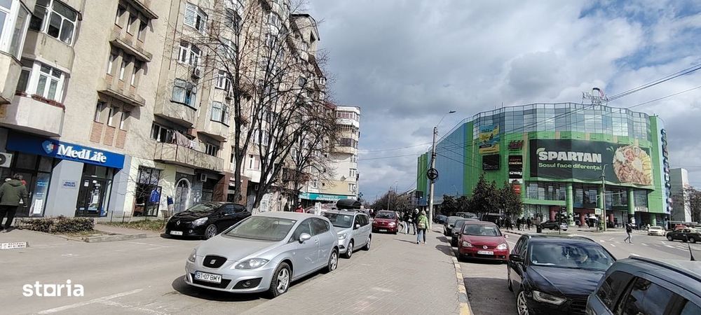 Spatiu comercial zona Uvertura Mall