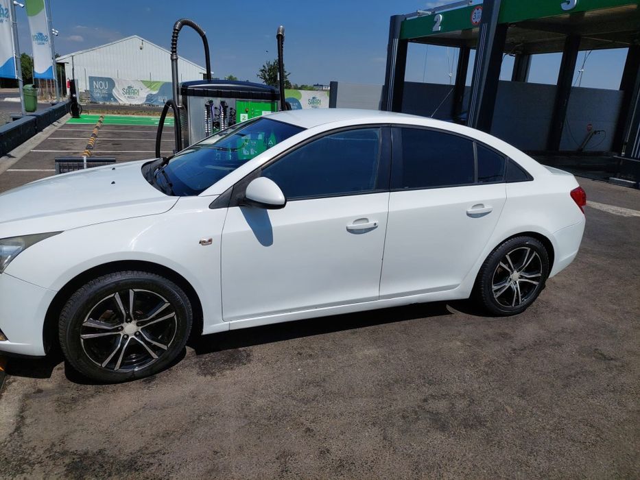 Vând Chevrolet Cruze 2011 – benzină + GPL, 1.6