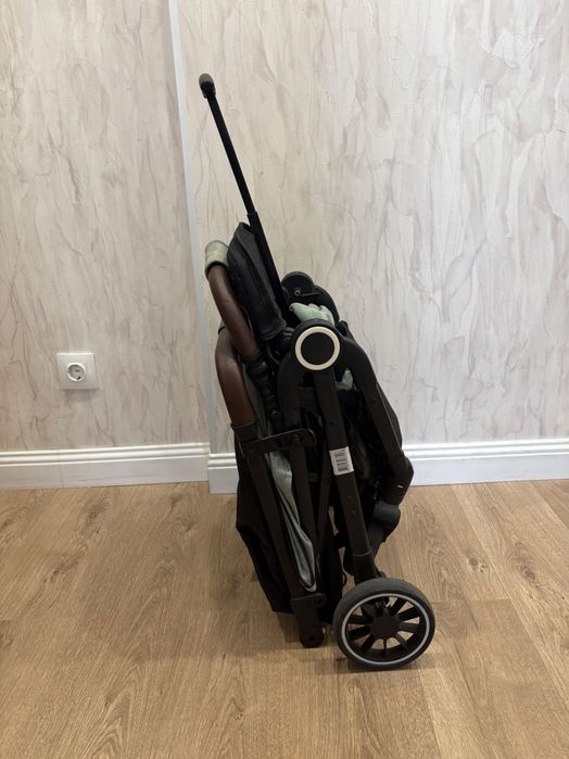 Коляска детская прогулочная