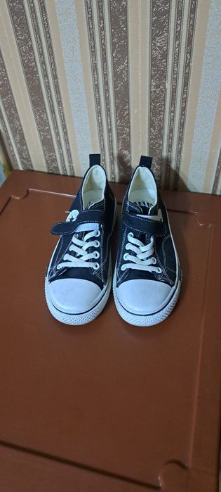 Продам обувь для девочки