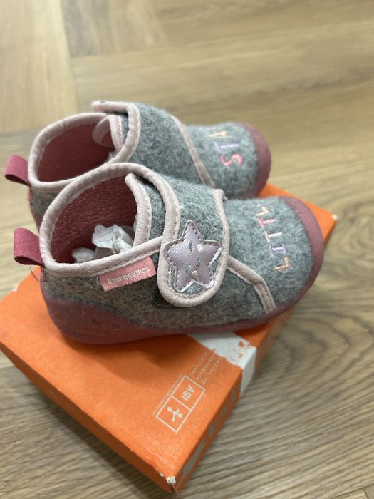 Продам ботиночки biomechanics