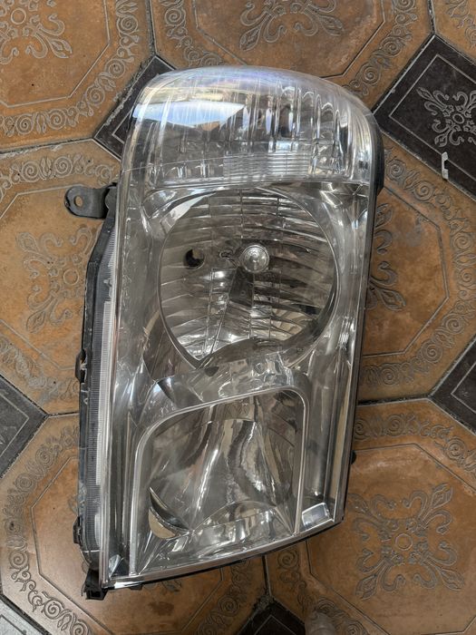 Правая фара Land Cruiser 100/105