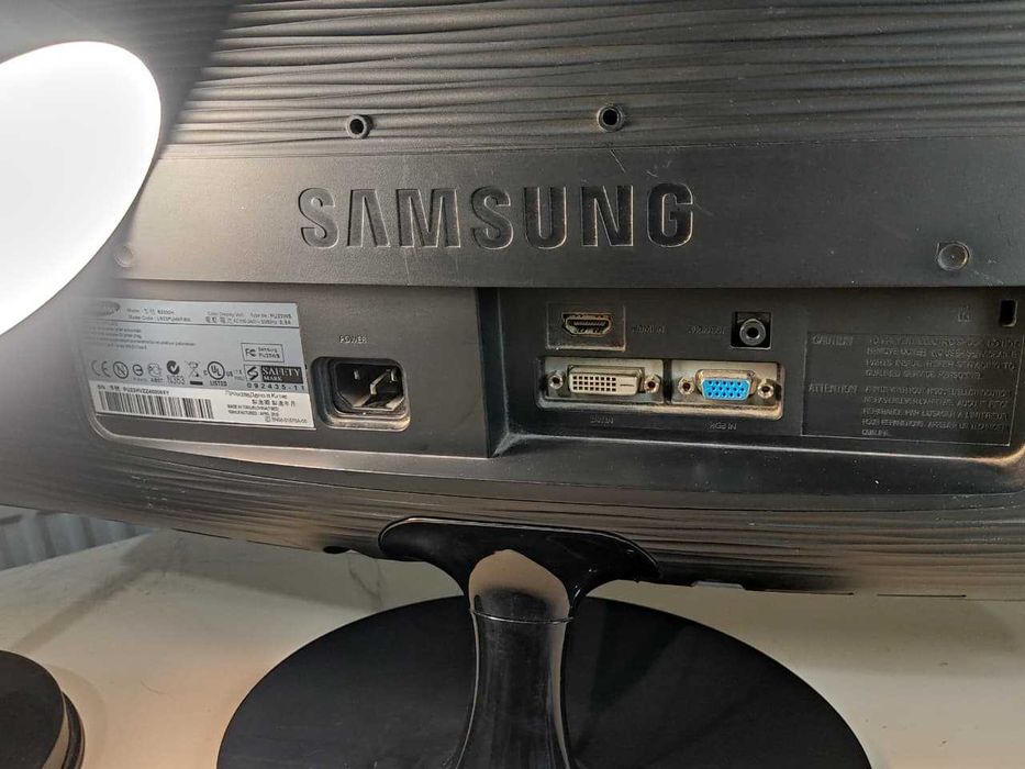 Монитор Samsung 24" - LED, Full HD Отличное состояние