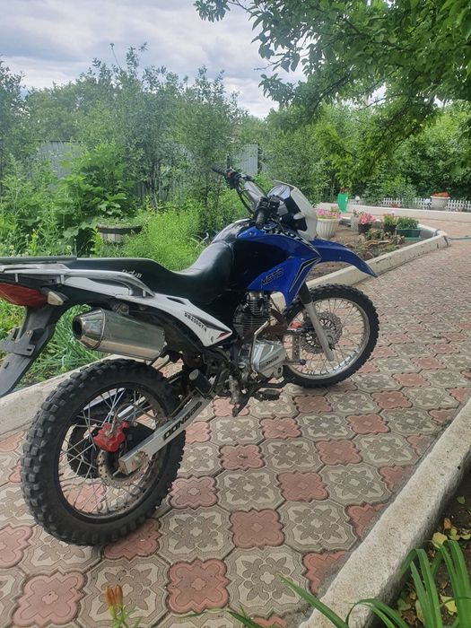 Мотоцикл эндуро 250куб.