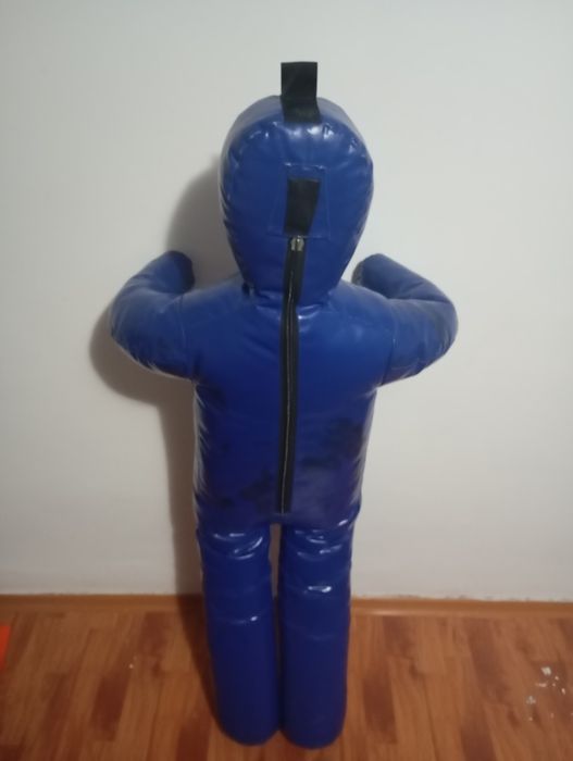 Vând manechin de lupte (înălțime 1.30)