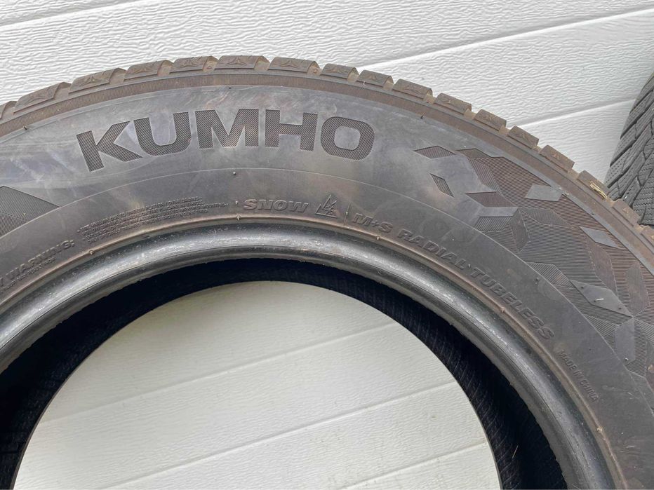 De vânzare anvelope de iarnă Kuhmo Winterkraft mărime 235/65/R17