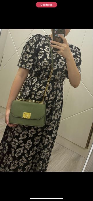 Зеленая сумка Charles & Keith
