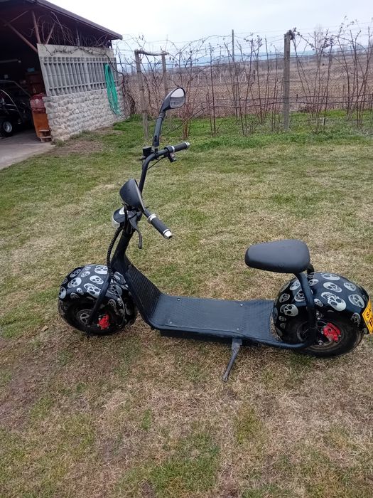Vand scuter electric  sau schimb