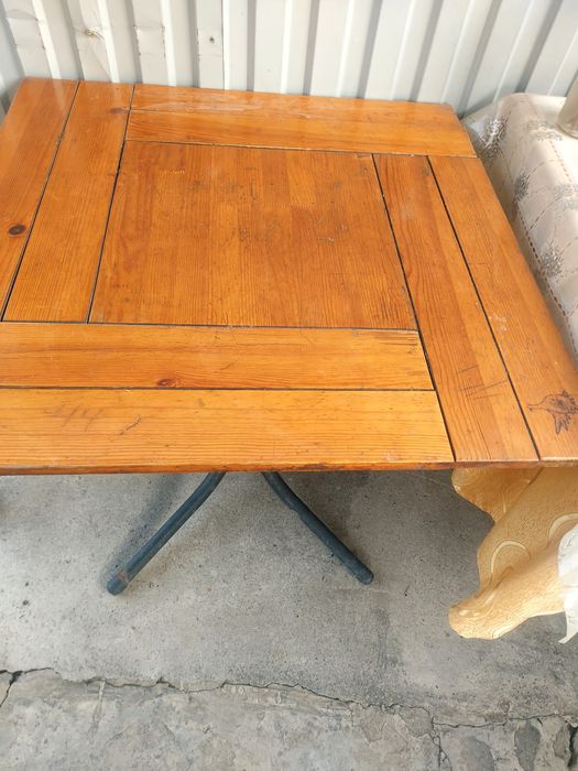 Продам стол в хорошем состоянии