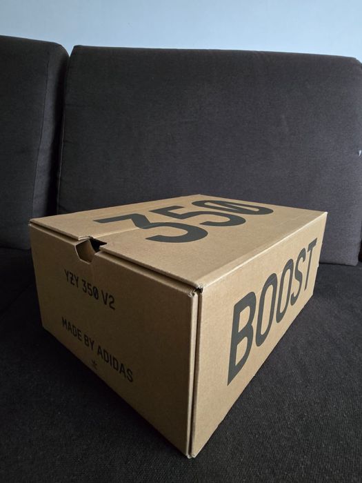 Yeezy boost 350 v2