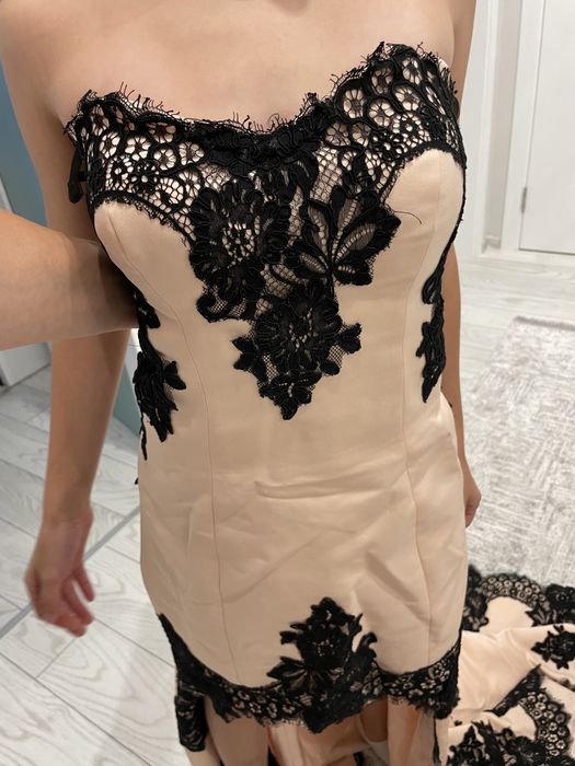 Елегантна  рокля