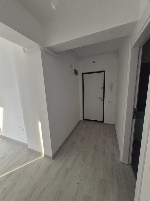 Proprietar vand apartament 2 camere, tip Studio semidecomandat, strada Biruintei