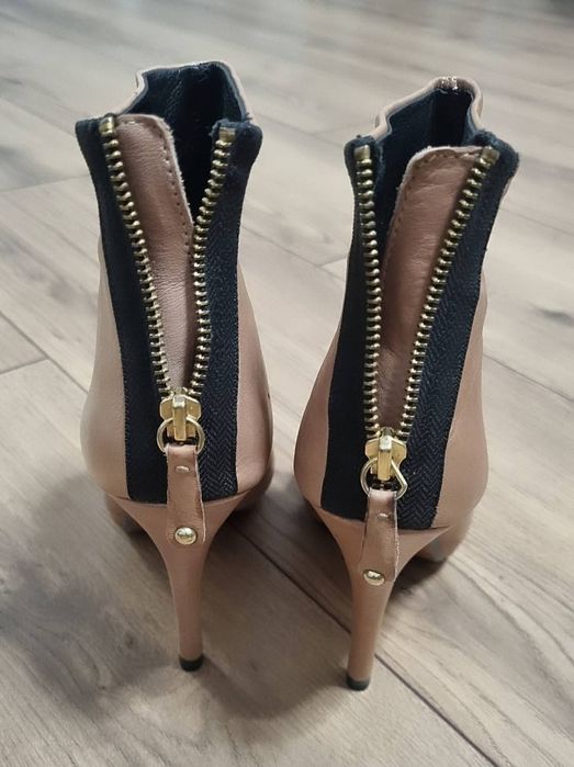 Ghetuțe din piele zara