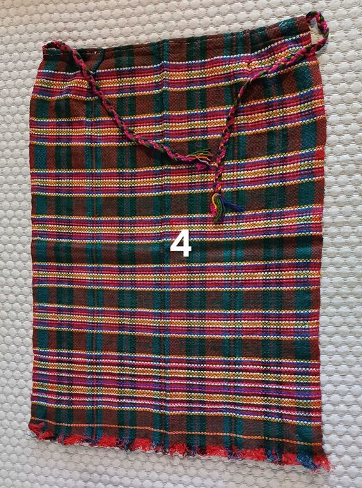 Престилки - автентични, вълнени, ръчно тъкани