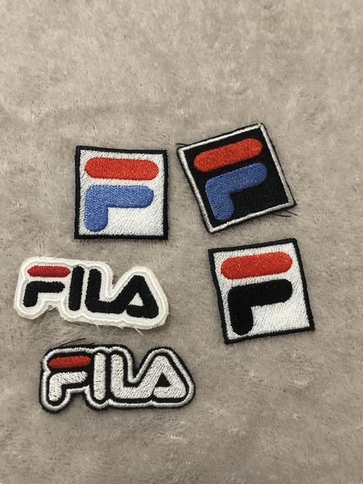 Patch-uri diverse/broderii (Adidas, Levi’s, Nike, Bella Ciao, Tommy H)