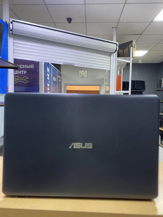 Ноутбук Asus core i7(gen7)/RAM8/SSD256/GeForce 940mx