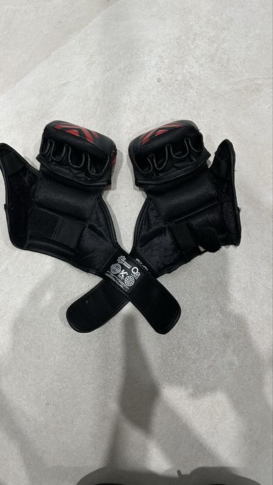 Перчатки для ММА