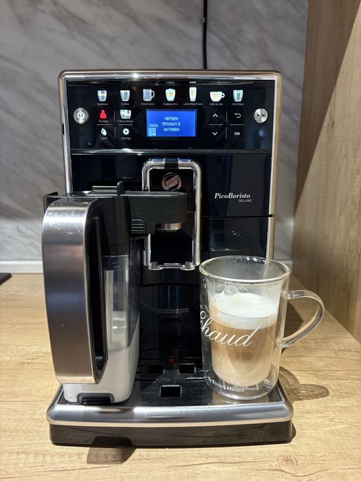Кафемашина Saeco PicoBaristo Deluxe Супер Автоматична Машина За Еспресо с Регулируема Керамична Мелачка и Вградена Кана за Мляко SM5570 Кафеавтомат