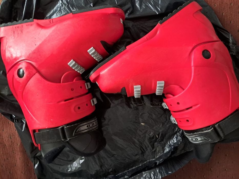 Clapari schiuri ski Salmon Performa. Performa..