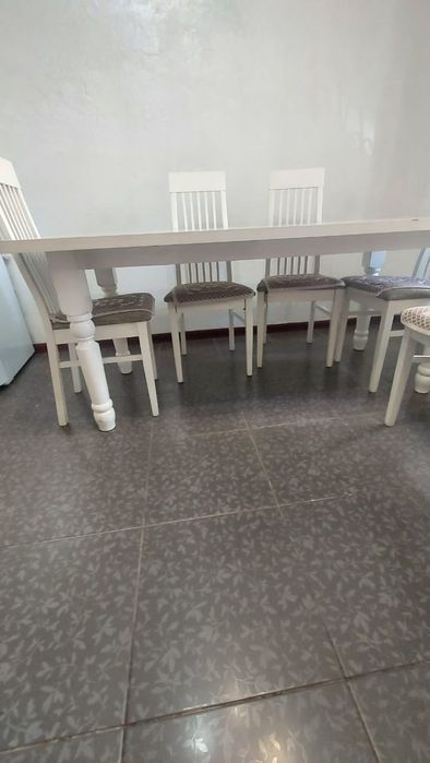Продам стол, стулья
