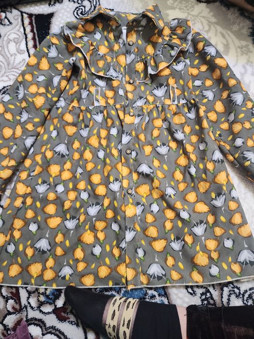 Detskiy kiyimlar sotiladi. Yangi turibdi.