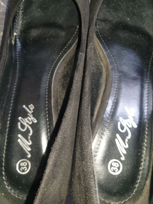 Продам  замшевые туфли