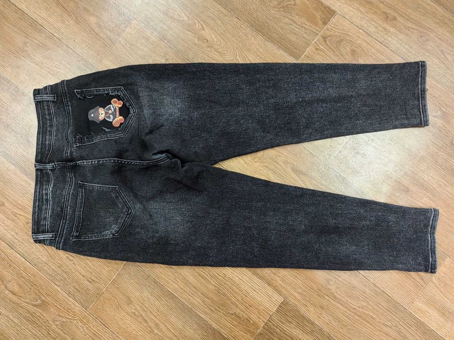 Дамски дънки размер 30.