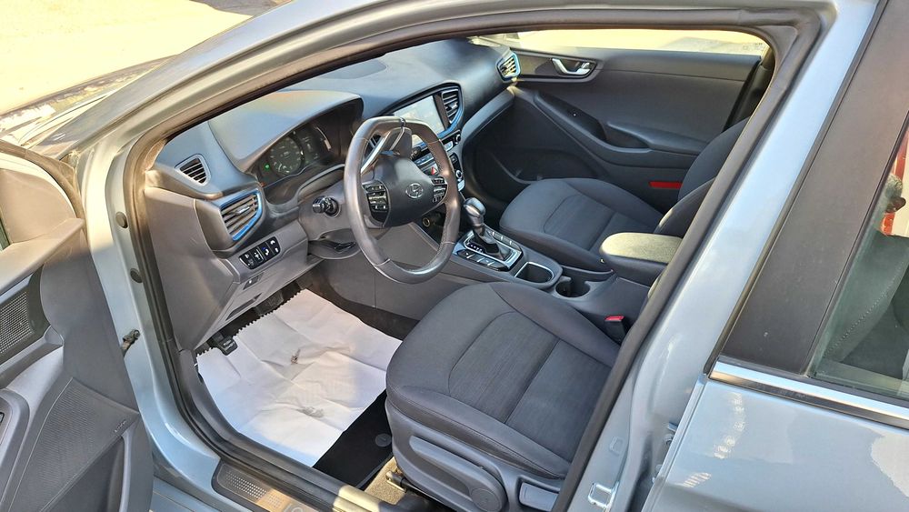 Hyundai ioniq hybrid