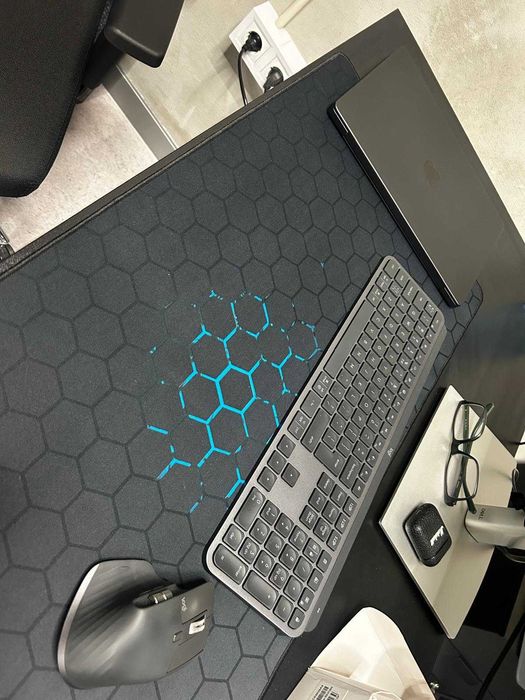 Геймърски пад / голяма подложка за мишка и клавиатура 90 x 40 см