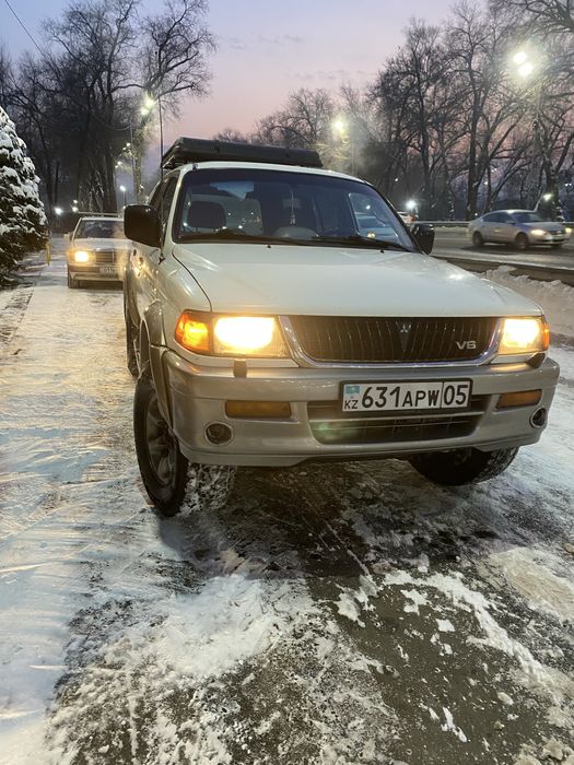 Продам montero sport