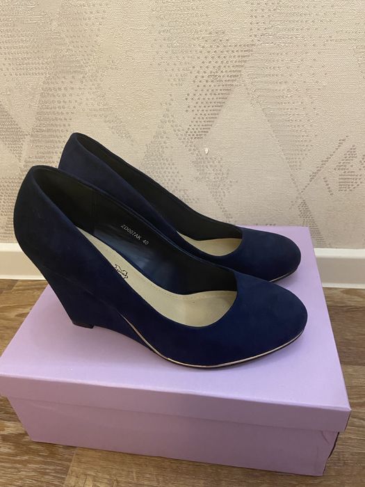 Продам женские туфли